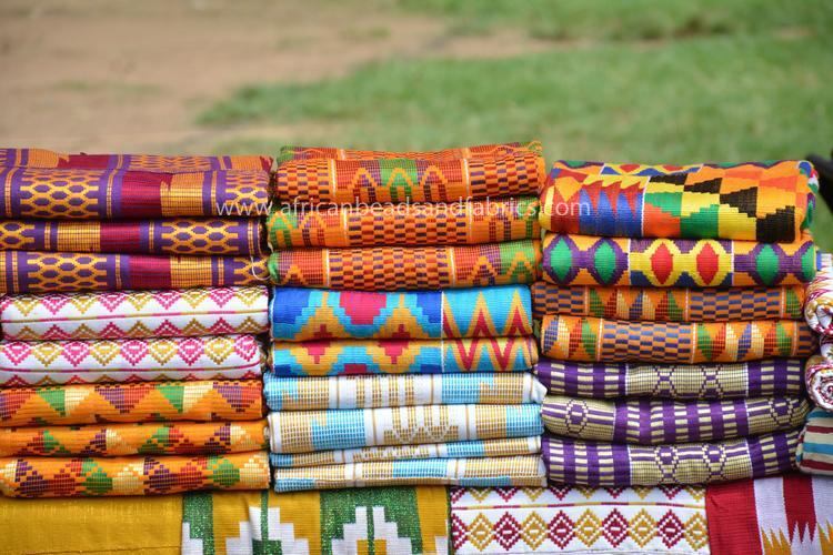 Photos and pictures of: Kente cloth weaving, Kumasi, Ashanti