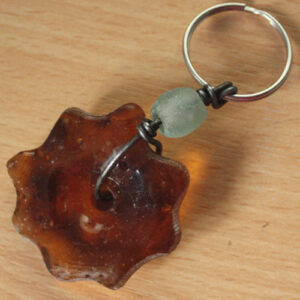 Key-Ring-Gift-Recycled-Glass-Daisy-Amber