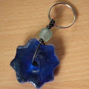 Key-Ring-Gift-Recycled-Glass-Daisy-Blue