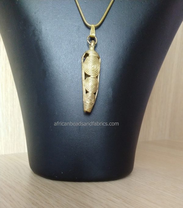 African-Jewellery-Cayenne-Pepper-Pendant-on-Vintage-Snake-chain-close-up-watermarked