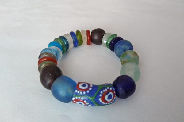 Chunky-recycled-glass-Krobo-Ghana-bracelet-with-focal-tube-bead