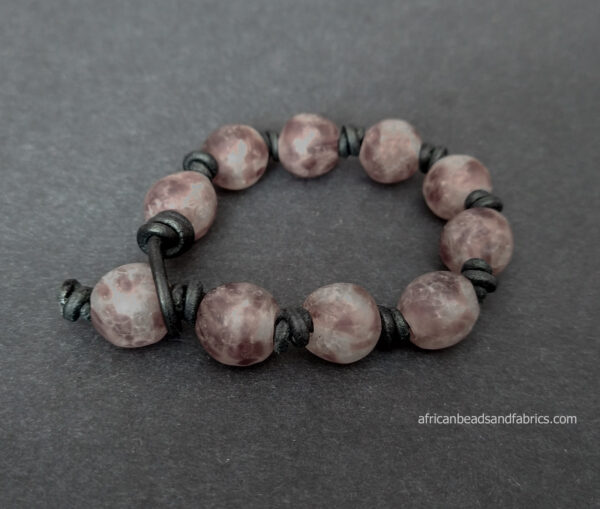 Knotted-Recycled-Glass-bracelet-mottled-Red-grape-and-black-watermarked