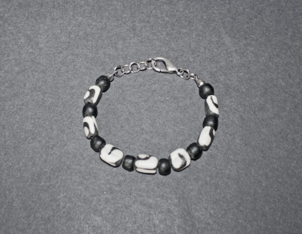 Bone-and-glass-bracelet-with-lobster-clasp