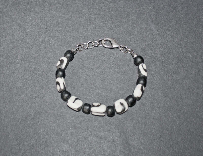 Bone-and-glass-bracelet-with-lobster-clasp Bone-and-glass-bracelet-with-lobster-clasp