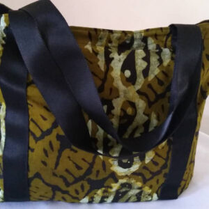 Tote-bag-in-African-batik-fabric-gold-white-triangle-print-3
