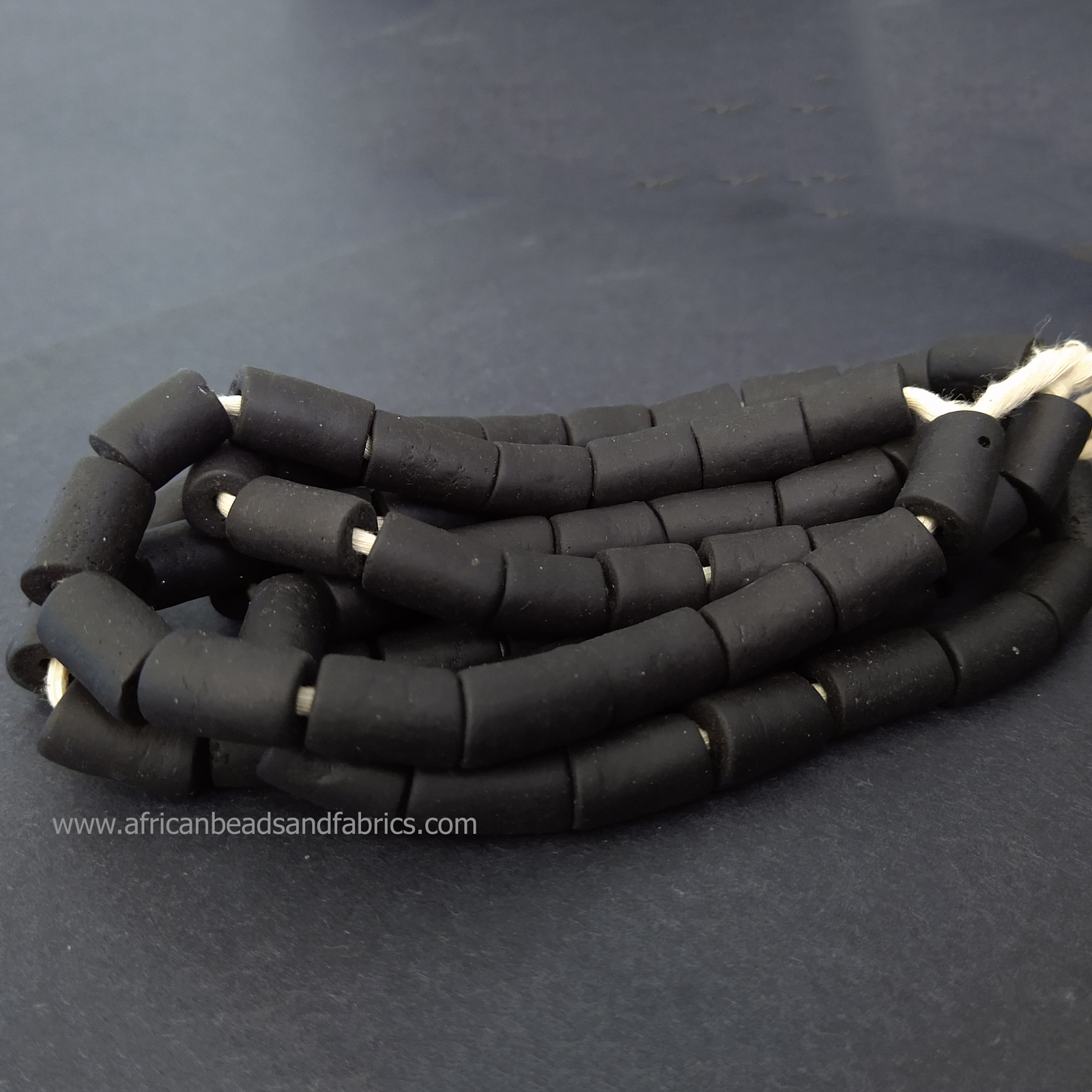 African-Beads-Krobo-Ghana-Recycled-Glass-17-mm-black