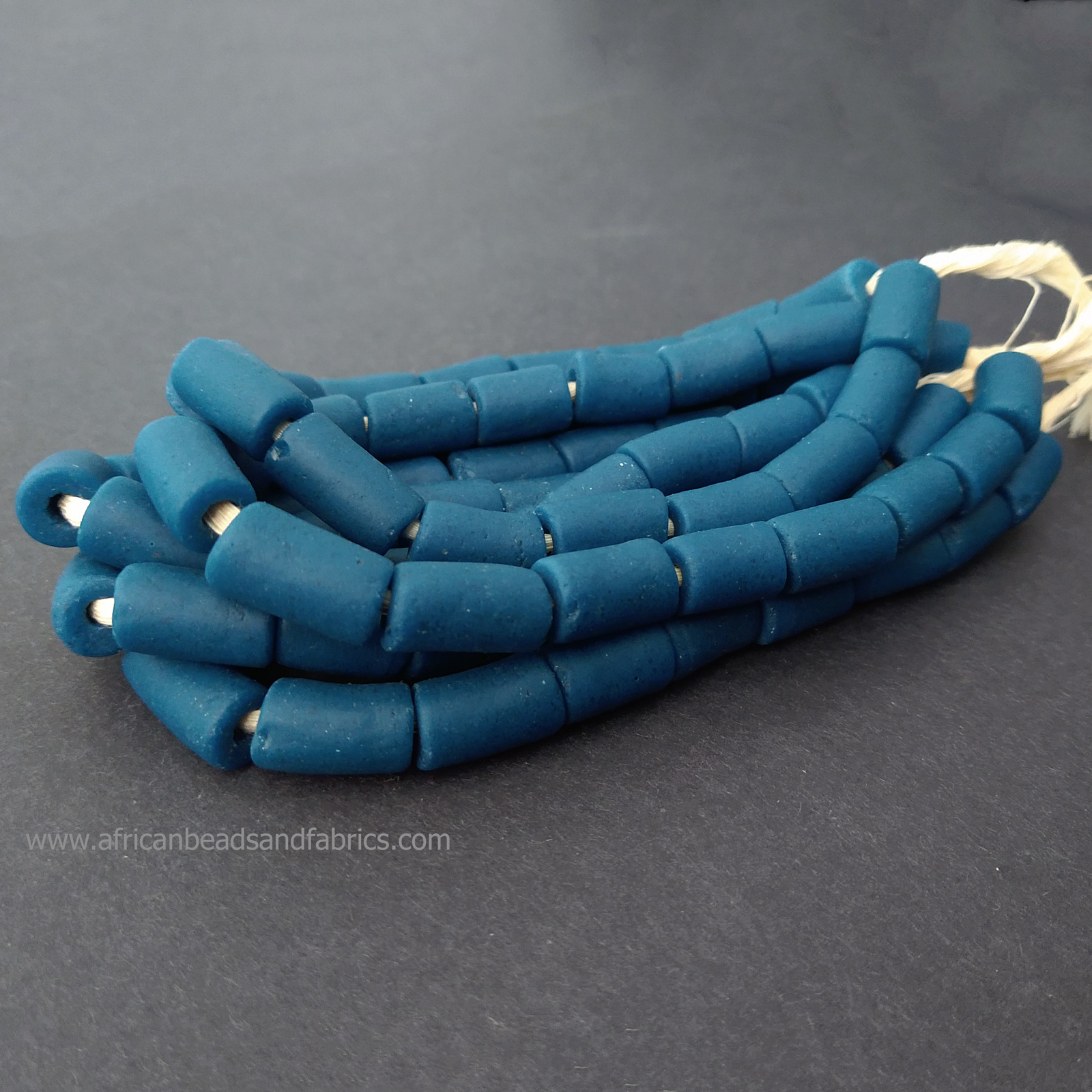 African-Beads-Krobo-Ghana-Recycled-Glass-17-mm-petrol-blue