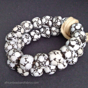 African-Beads-Handmade-Glass-20mm-black-pale-blue