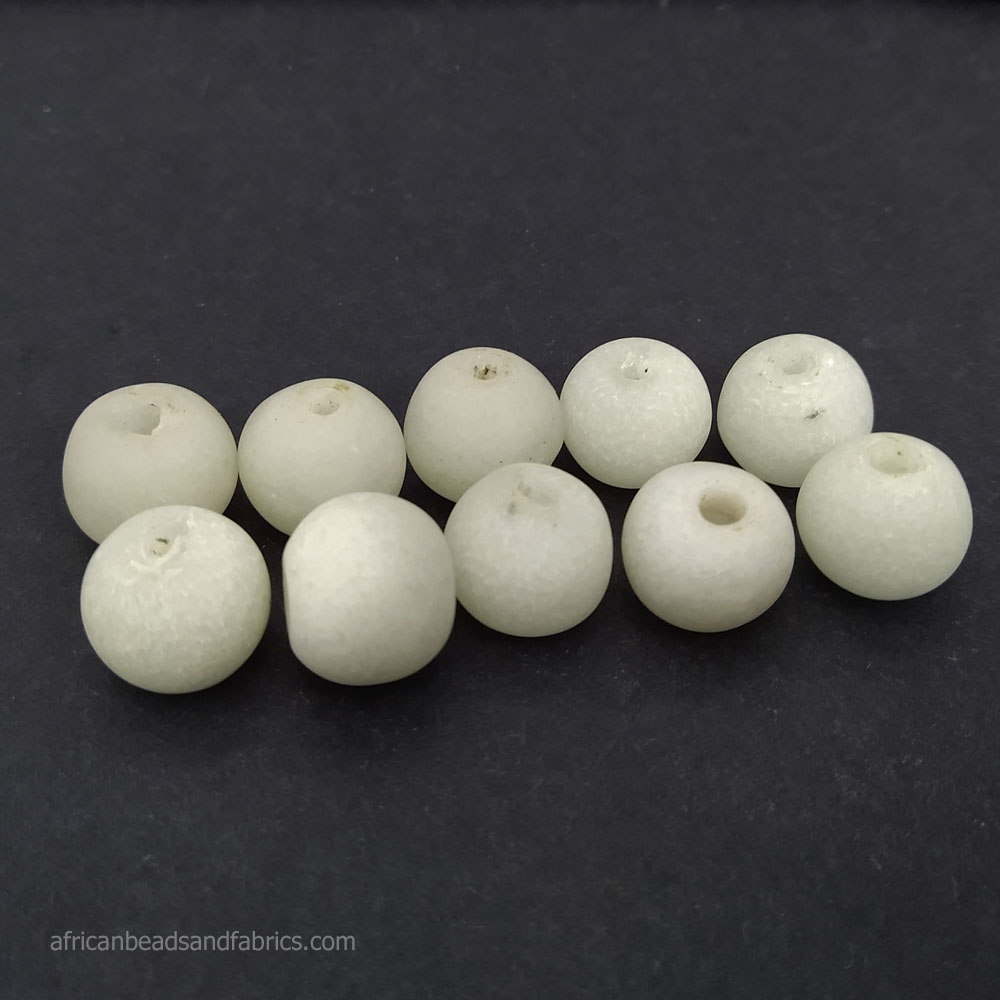 African-Beads-Ghana-Krobo-Recycled-Glass-15-to-16mm-off-white.Lot-1